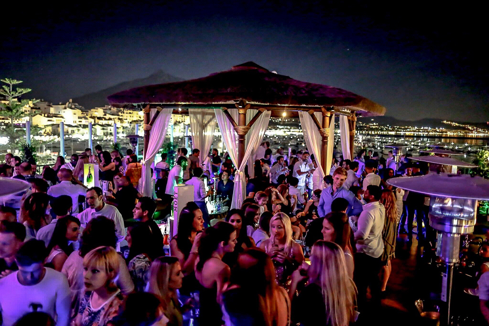 CasaSierra - Going Out - A wide choice of local restaurants, pubs, bars & clubs